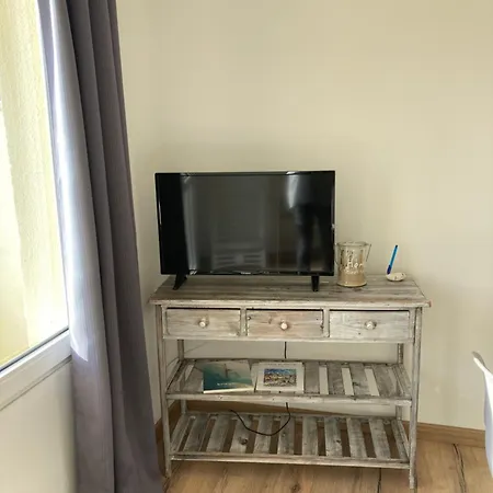 Del Re 2 Face à La Piscine Apartamento *